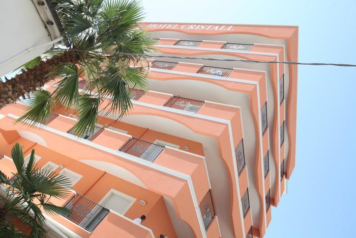Hotel Cristall San Benedetto del Tronto Bagian luar foto