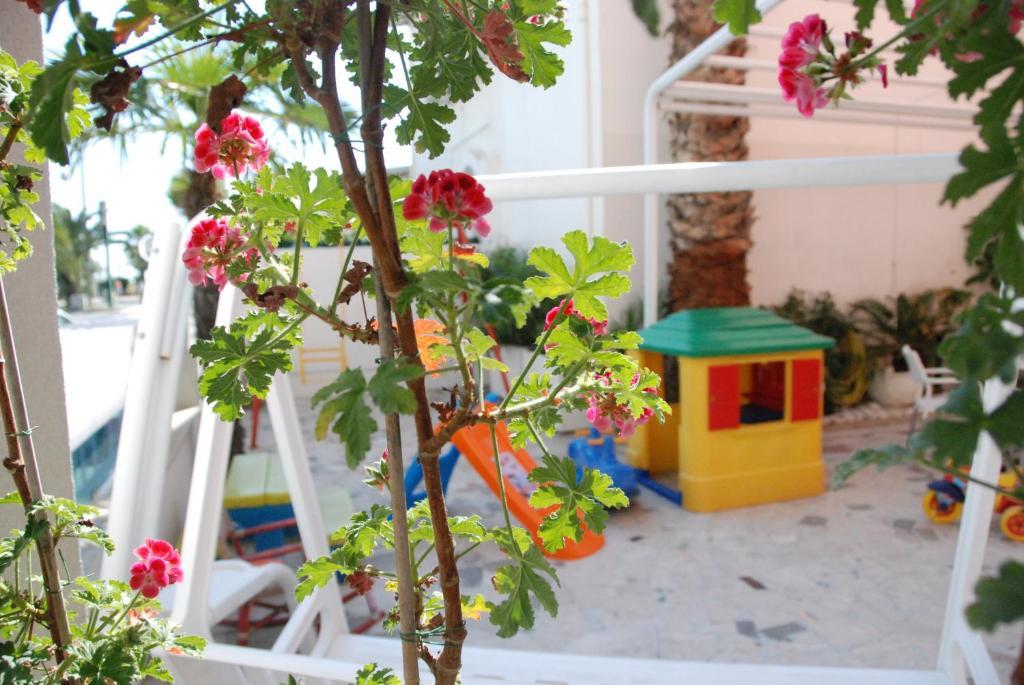 Hotel Cristall San Benedetto del Tronto Bagian luar foto