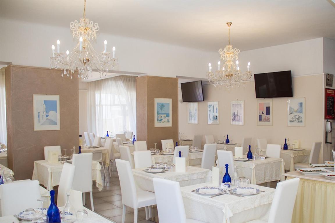 Hotel Cristall San Benedetto del Tronto Bagian luar foto